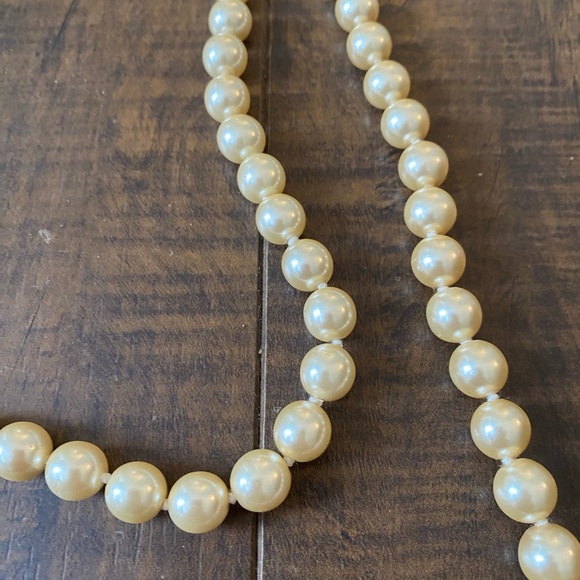Joan Rivers long length Faux Pearl necklace - Picture 6 of 6